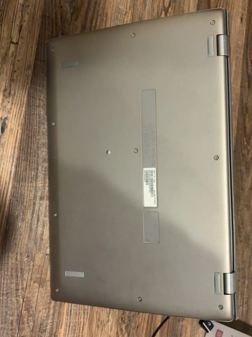 Acer touchscreen Silver Laptop with Black Keys and Large Trackpad